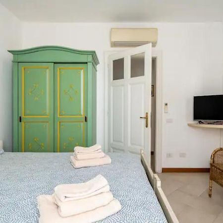 B&B Affittacamere Via Del Centro La Maddalena  Ngoại thất bức ảnh