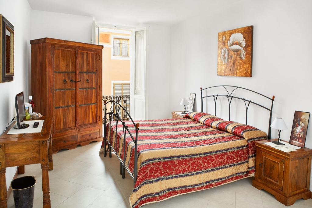 B&B Affittacamere Via Del Centro La Maddalena  Ngoại thất bức ảnh